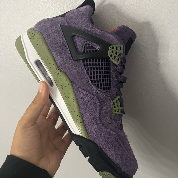 Jordan 4s canyon purple size 8 in women’s (missing lid of box)